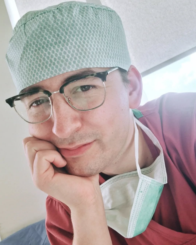 Mateusz Bicz - lekarz, anestezjolog. Specjalista w zakresie bólu i medycyny ogólnej.